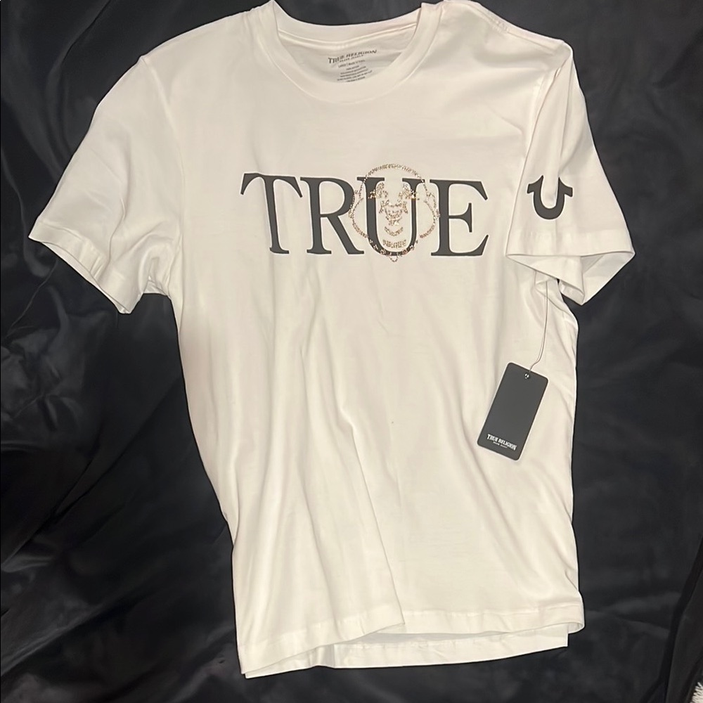 $59 True Religion White Short Sleeve Tee Shirt Top Bold Design NWT NEW